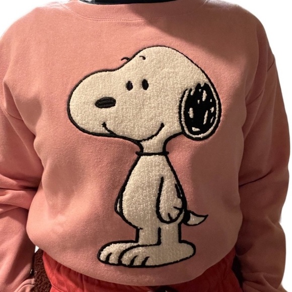 peanuts worldwide Tops - SNOOPY Pink Sweatshirt